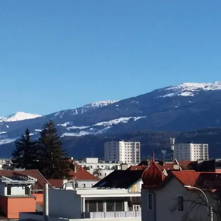 Charmante Fuer 2 Personen In Zentrumsnaehe X Parkplatz X Coworking-arbeitsplaetze Im Haus Appartamento