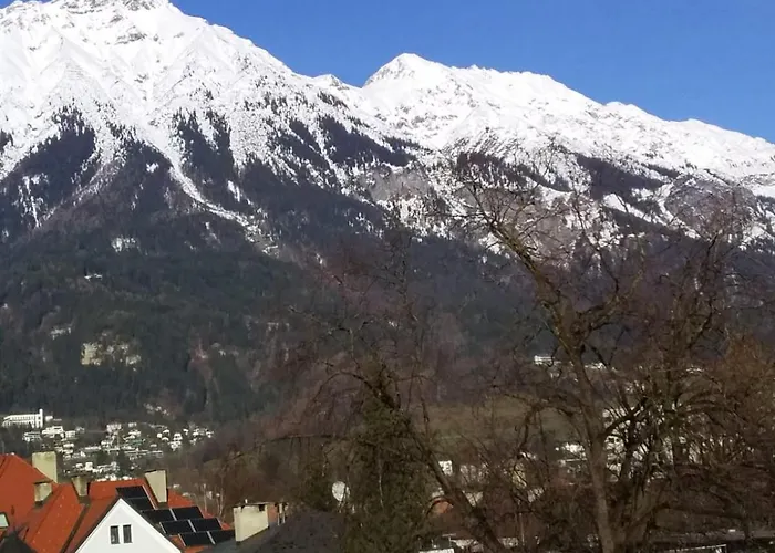 Charmante Fuer 2 Personen In Zentrumsnaehe X Parkplatz X Coworking-arbeitsplaetze Im Haus Apartman *