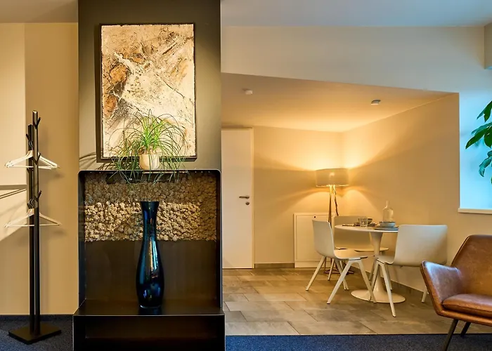 Charmante Fuer 2 Personen In Zentrumsnaehe X Parkplatz X Coworking-arbeitsplaetze Im Haus Apartman *