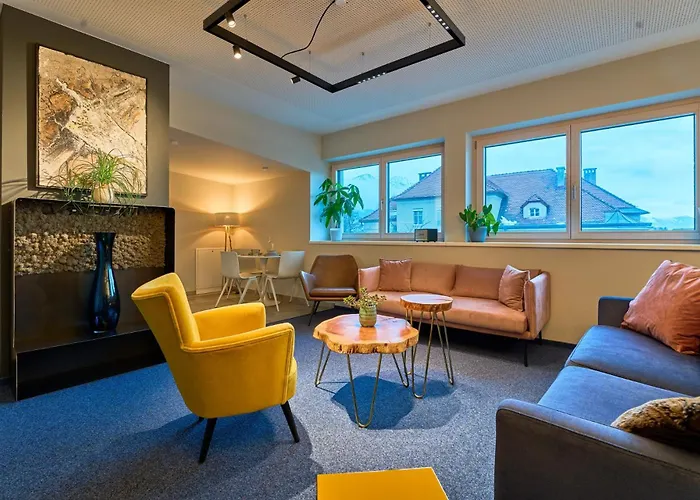 Apartman Charmante Fuer 2 Personen In Zentrumsnaehe X Parkplatz X Coworking-arbeitsplaetze Im Haus Innsbruck