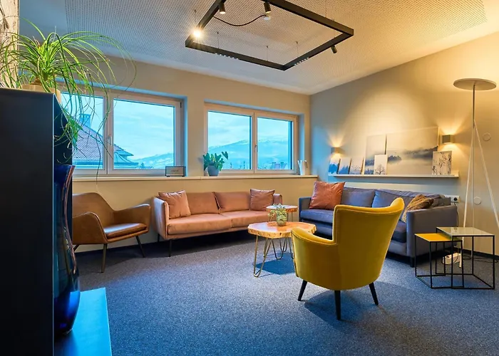 Charmante Fuer 2 Personen In Zentrumsnaehe X Parkplatz X Coworking-arbeitsplaetze Im Haus Innsbruck