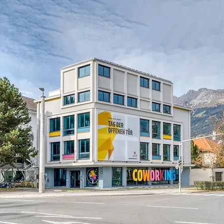 Charmante Für 2 Personen In Zentrumsnähe X Parkplatz X Coworking-arbeitsplätze Im Haus