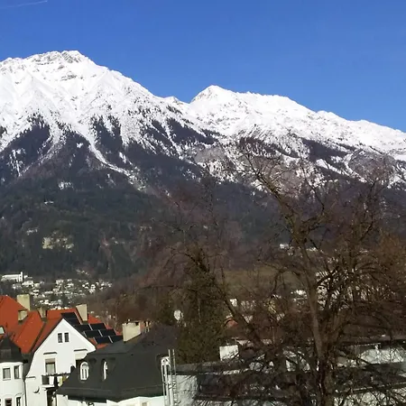 Charmante Fuer 2 Personen In Zentrumsnaehe X Parkplatz X Coworking-arbeitsplaetze Im Haus Apartamento *