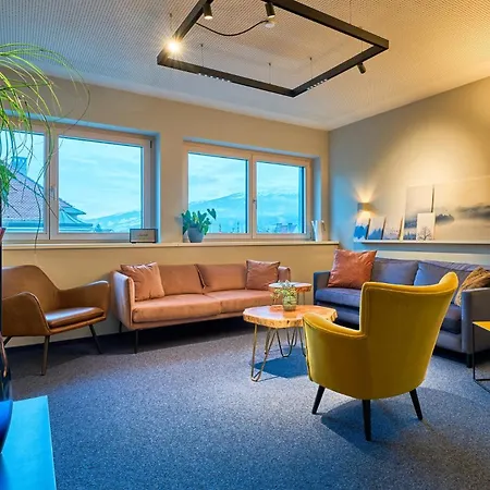 Charmante Fuer 2 Personen In Zentrumsnaehe X Parkplatz X Coworking-arbeitsplaetze Im Haus Innsbruck